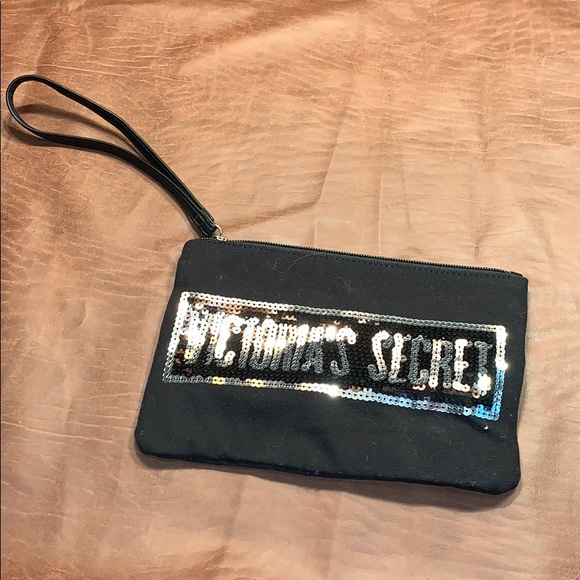 Wristlet - Picture 1 of 3